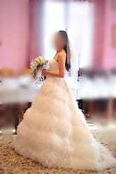 Свадебное дизайнерское платье,  Срочно.Цвет айвори. Размер 42-44.