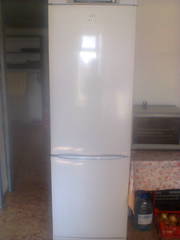  продам холодильник в хорошем состоянии,   белого цвета,  2-х  камерный.